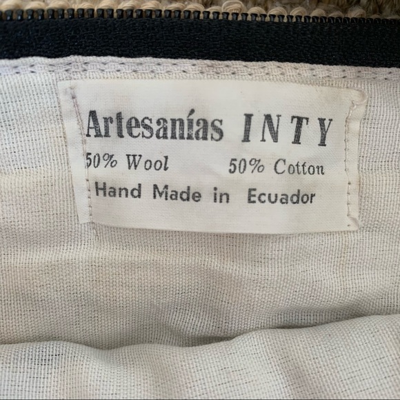 Handmade wool shoulder bag - Picture 2 of 3